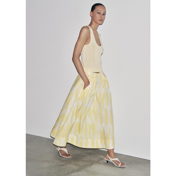 Zara Dresses & Skirts - PRINTED MIDI SKIRT ZW COLLECTION